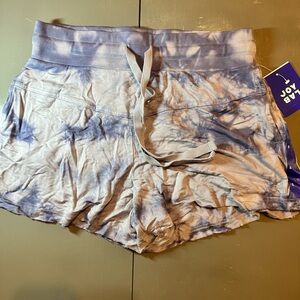 Soft tie die shorts